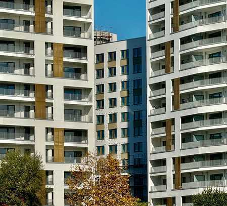 *Skyline-Blick* Exklusive 3-Zi.-Wohnung in bester Lage von FFM: EBK, Tageslichtbad, Gäste-WC, 2 Balk