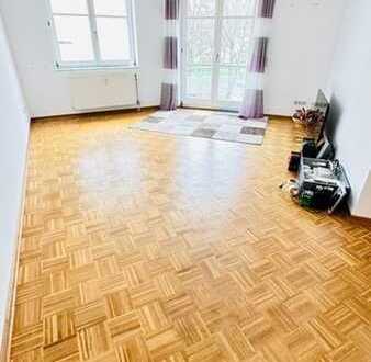 PORZ KURZFRISTIGE ANMIETUNG TOP WOHNUNG 1.OG MIT AUFZUG BALKON KÜCHENÜBERNAHME MÖGLICH PLUS GARAGE