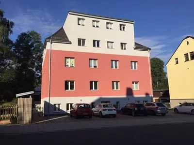 Grosse Maisonettewohnung mit sep. Eingang, Stellplätzen und großer Terrasse