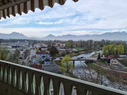 Exklusive 2-Zimmer-Wohnung frisch renoviert mit traumhaften Bergblick und Balkon in Rosenheim