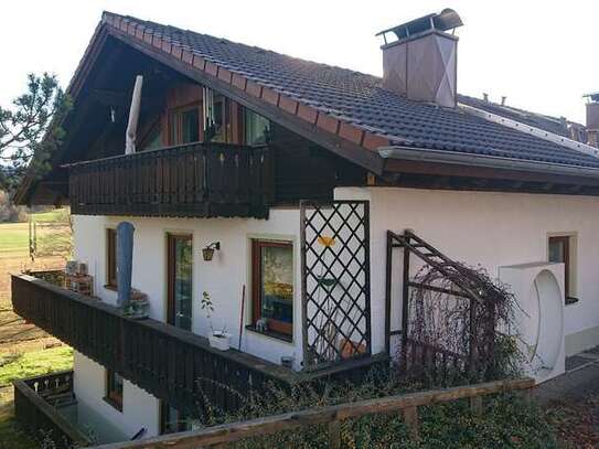 Sehr schöne sonnige Wohnung mit 3 1/2 Zimmern und Balkon in Bad Bayersoien, Ldk. Garmisch-P