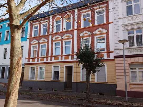 Renovierte Erdgeschoßwohnung mit Balkon