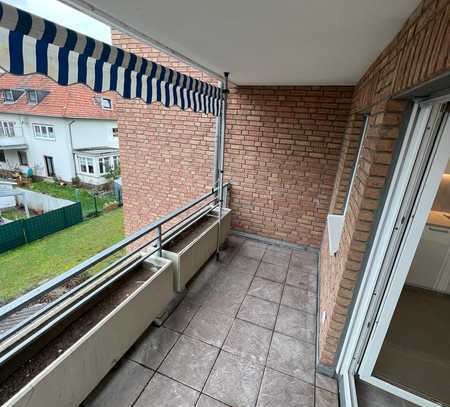Moderne 3-Zimmer-Wohnung mit großem Balkon - EBK, Teilmöbiliert- Bonn Auerberg