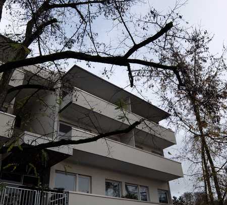 Modernes Appartement in Wiesbaden Sonnenberg: Badewanne, Balkon, Keller, EBK