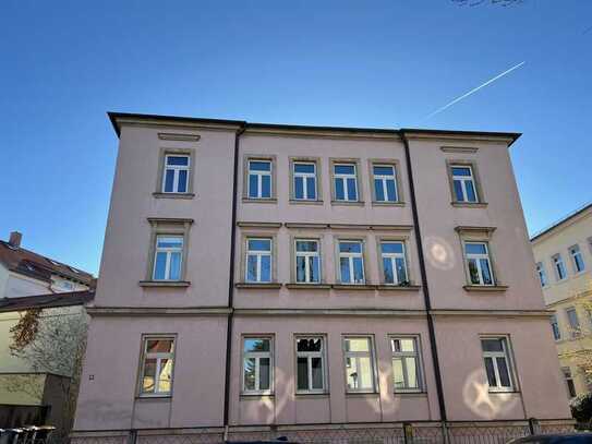 * Helles großes Wohnzimmer, Bad mit Fenster - ID 6384 *