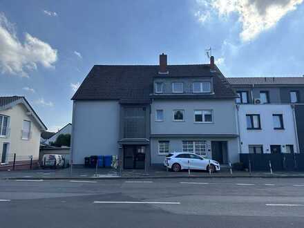 Schönes Lützenkirchen DG 2 Z + KDB mit viel Potential