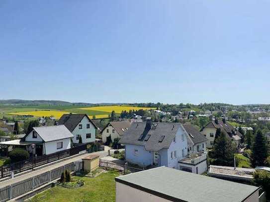 08228! Platz für 2 Familien + Nebengebäude, Büro mit tollem Ausblick!