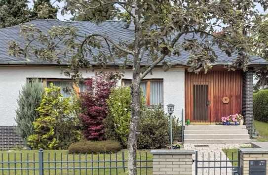 Freistehender Bungalow mit Garage in sehr guter Lage von Zehlendorf unweit Mexikoplatz