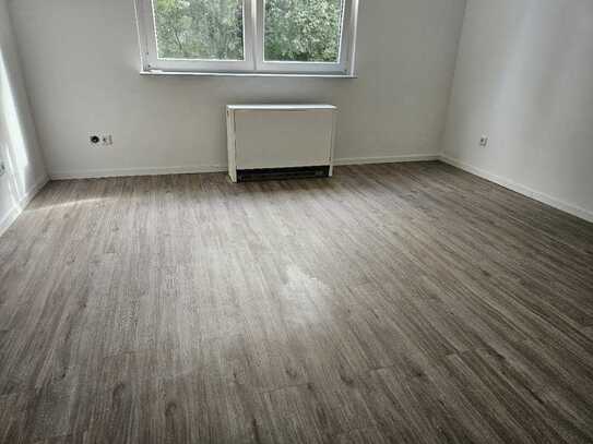 Frisch renovierte Dreizimmerwohnung mit ca. 58 m² Wohnfläche im beliebten 1. Obergeschos