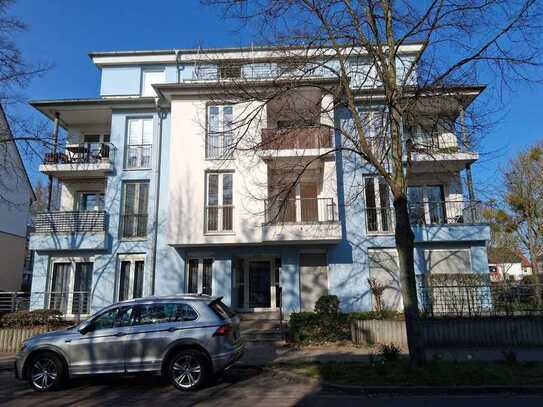 Magdeburg Hansapark: TOP 3-Zimmer-Dachgeschosswohnung mit Terrasse im Grünen