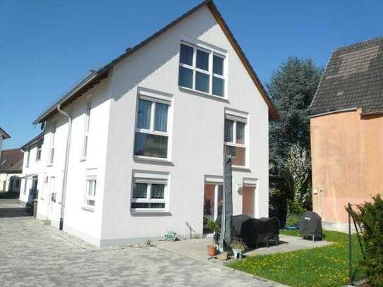 Neuwertiges, halbfreistehendes Einfamilienhaus in 76437 Rastatt