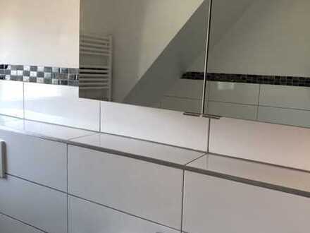 Helle 3 Zimmer Dachgeschosswohnung in Seckenheim