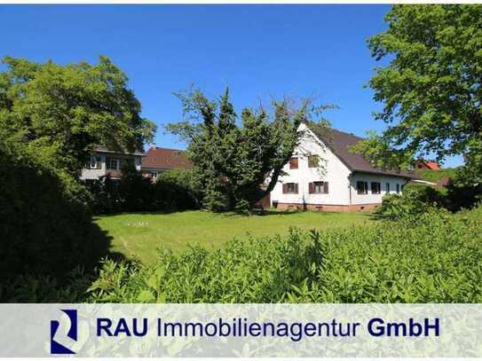 Baugrundstück mit Zweifamilienhaus-Altbestand mitten in Oberschleißheim