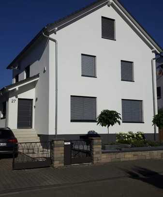 Geräumiges 8 Zimmer, Einfamilienhaus mit gehobener Innenausstattung in Kronau.