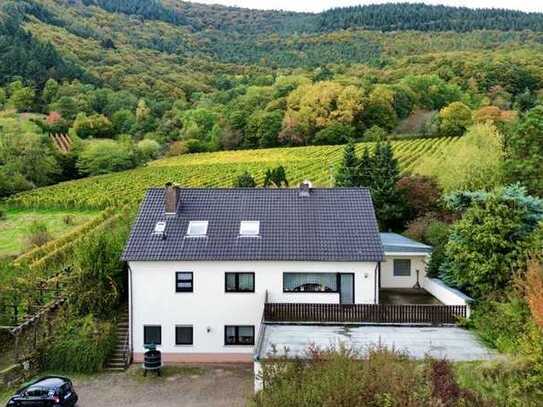 Charmantes und großzügiges Einfamilienhaus mit wunderschönem Blick über die Weinberge in Weyher