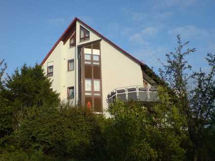 Gepflegte 3,5-Zimmer-Wohnung mit Balkon und EBK in Hessental mit Einkornblick