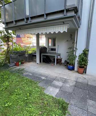 Vollständig renovierte 2,5-Zimmer-Wohnung mit Terrasse und Einbauküche in Remshalden