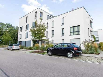 Neuwertige Wohnung mit drei Zimmern sowie Balkon und EBK in Ingolstadt