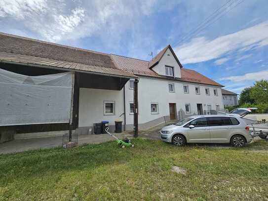 Charmanter, sanierungsbefürftiger Altbau in zentraler Lage