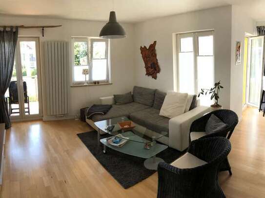 Moderne 2-Raumwohnung mit 3 Balkonen in Wassernähe