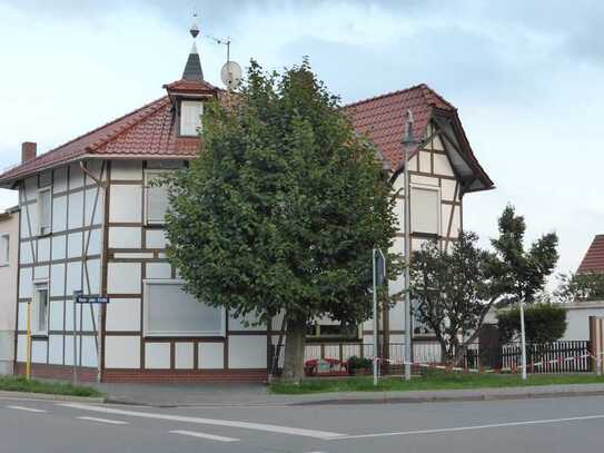 Geräumiges und modernisiertes 7-Raum-Mehrfamilienhaus in Niedersachswerfen