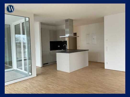 Neues Wohngefühl! Helle 3 Zimmer mit „Glaswandbalkon“ + Einbauküche + Bad mit Walk-In-Dusche, Aufzug