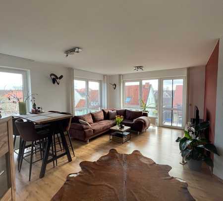 Helle 2-Zimmer-Wohnung mit Balkon und Tiefgaragenstellplatz