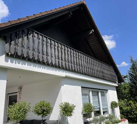 Stilvolle 2,5-Raum-Dachgeschosswohnung mit gehobener Innenausstattung mit EBK in Nürnberg