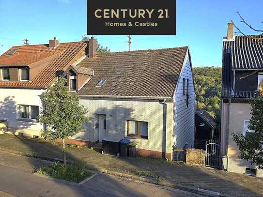 Großes 1-2 Familienhaus mit viel Potential, gemütlichem Garten in Sulzbach - Altenwald