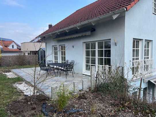 Charmantes, ansprechendes Einfamilienaus - mit ELW - in ruhiger, bevozugter Wohnlage