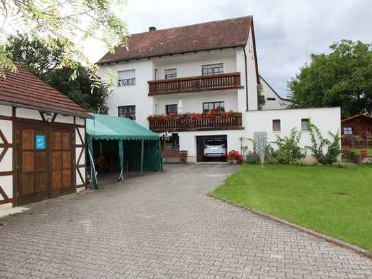 Schönes Zweifamilienhaus in Sulzbach-Rosenberg