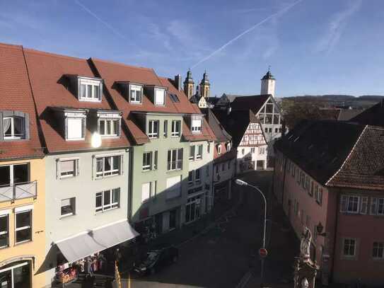 Große Dachgeschosswohnung rechte Seite mit Blick auf´s Land