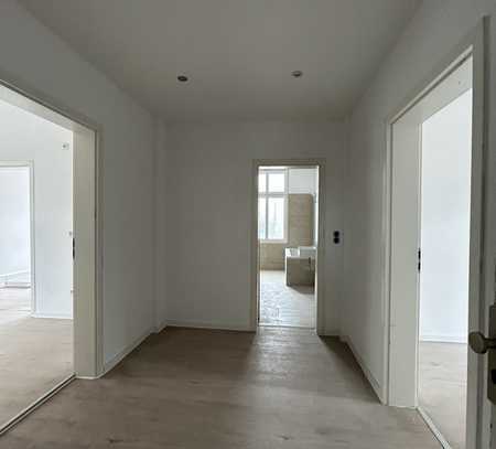 Attraktive renovierte 4,5-Zimmer-Wohnung in Wuppertal mit Balkon