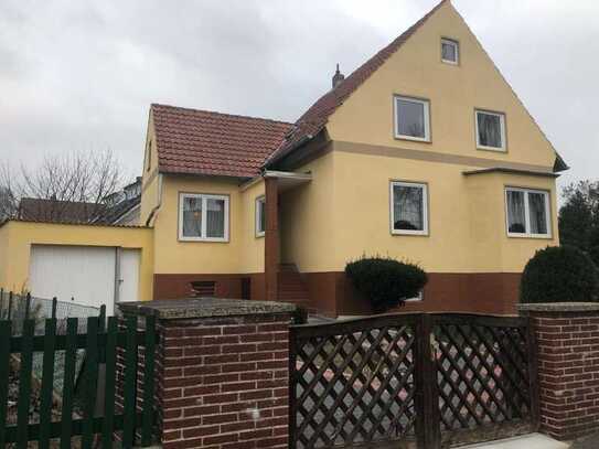 Einfamilienhaus mit Charakter in exklusiver Lage – Perfekte Basis für Ihre Renovierungspläne!