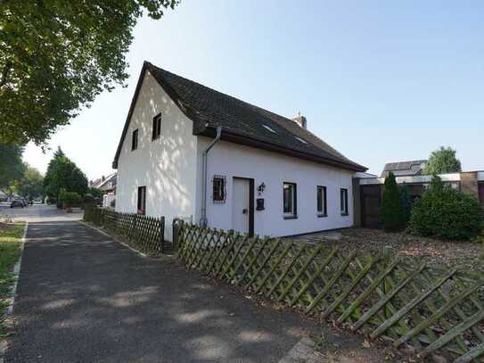 Haus auf 1194m² Grundstück - im beliebten Königshof