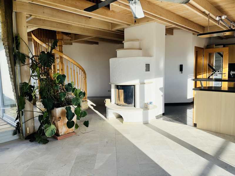                                                               Au&szlig;ergew&ouml;hnliche 3 Zimmer-Studiowohnung &uuml;ber zwei Ebenen mit Galerie, Balkon, D&hellip;                                                       in Eltmann (Haßberge)