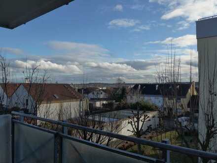 Gepflegte 2-Zimmer-Wohnung in guter Lage mit Balkon und EBK in Tamm