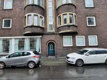 Sonniger Balkon | offener Kamin | gepflegte 2-Zimmer-Wohnung | zentral in Duisburg-Meiderich