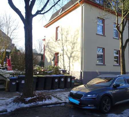 2 Zimmer im Cronenberg mit Balkon