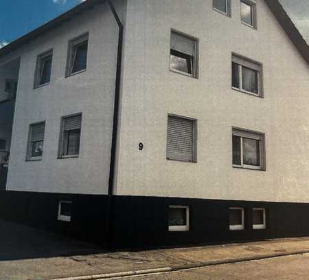 Freundliche 2,5-Zimmer-Wohnung mit EBK in Balingen + Garage