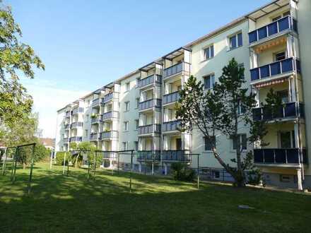 Wohlfühl Wohnen-Südbalkon- Stellplatz- schnelles Internet- Allmersstraße 17 Naumburg (Saale)
