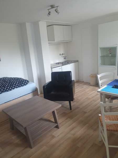                                                               1 Zi.-Apartment NUR Berufst&auml;tige                                                       in Philippinenhof-Warteberg (Kassel)