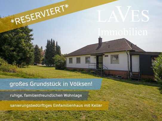 *RESERVIERT* Völksen: Großes Grundstück mit sanierungsbedürftigem Haus