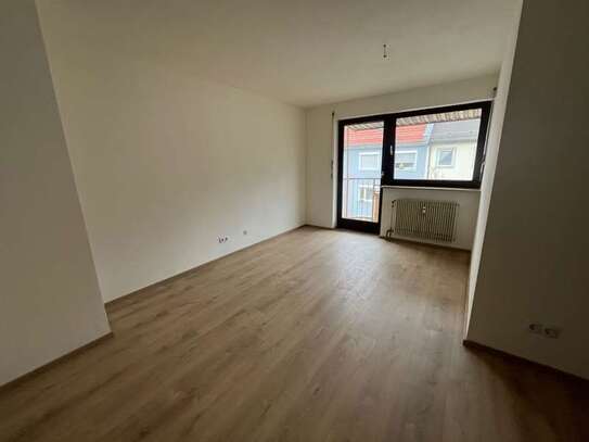 helle 2ZW mit Balkon 4.OG, Aufzug, Tiefgarage, separates WC, EBK nach Absprache, nähe Maximilianstr.