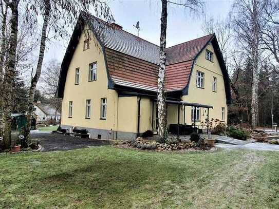 Landhausvilla mit zwei Wohneinheiten