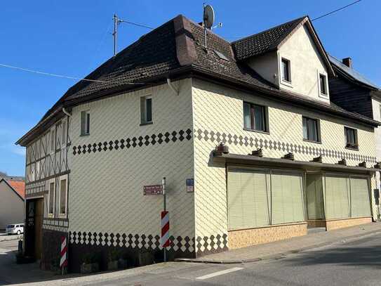 PREISREDUZIERUNG! Einfamilienhaus mit Nebengebäude in Windesheim zu verkaufen.