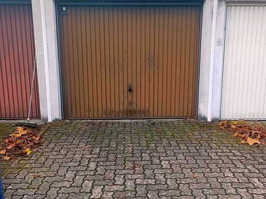 PKW-Garage mit Stellplatz in Landau-Ost am Horstring zu verkaufen