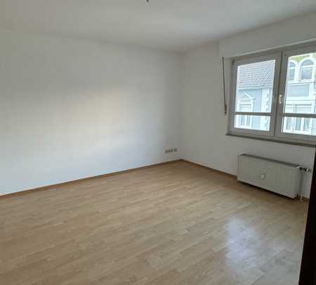 +++ Ideal geschnittene 3 Zimmer Wohnung, Balkon, Tageslichtbad, Innenstadtnähe +++