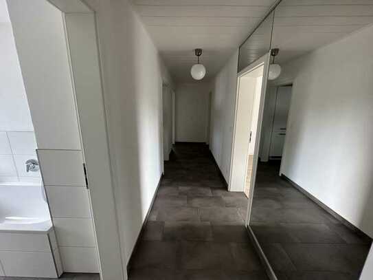 Modernisierte 3-Raum-Wohnung mit Balkon in Groß-Zimmern