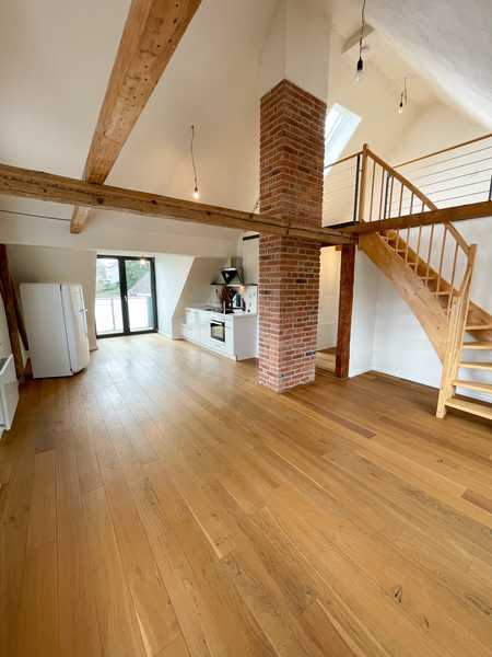                                                               Hochwertige! und Lichtdurchflutete Dachgeschosswohnung in Cham                                                       in Cham (Cham)